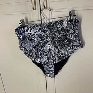Snakeskin bathing suit bottom 2XL NWOT